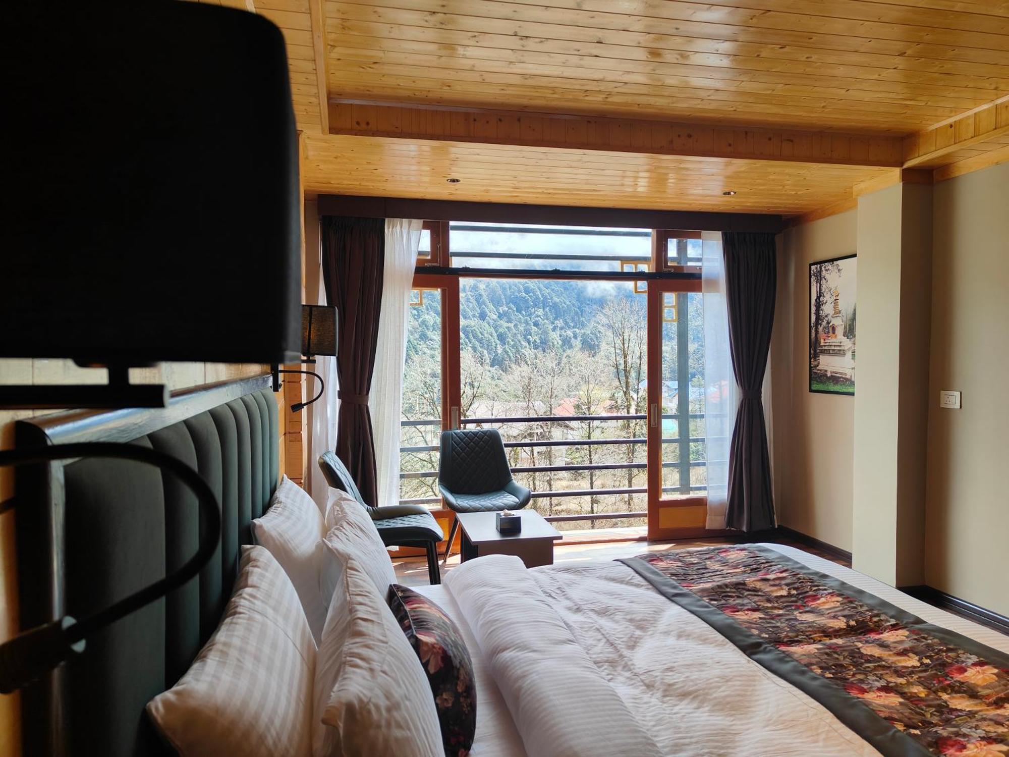 Mount Bayul Shangri-La Resort Lachung Exterior photo